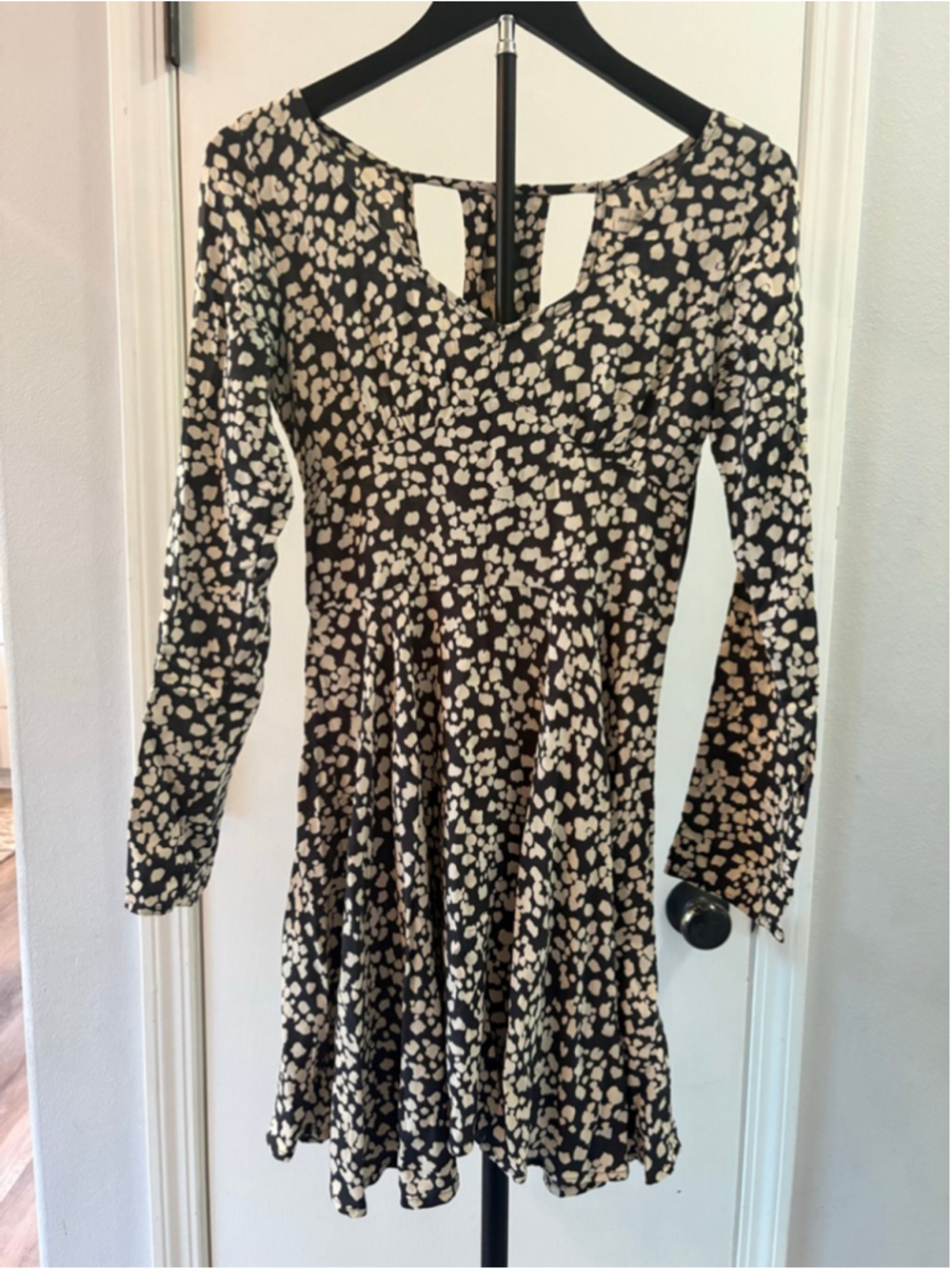 Abercrombie & Fitch Dotted Long Sleeve Cutout-Back Mini Dress XS EUC